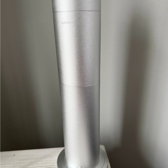 Silver AROMA360 diffuser - Picture 2 of 3